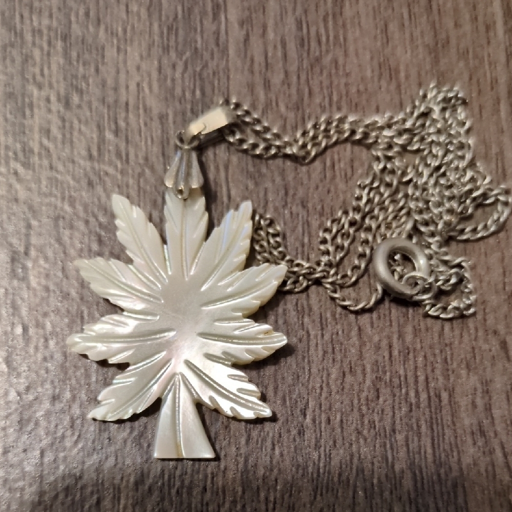 Mother of Pearl Leaf Pendant Necklace - Iridescent White
